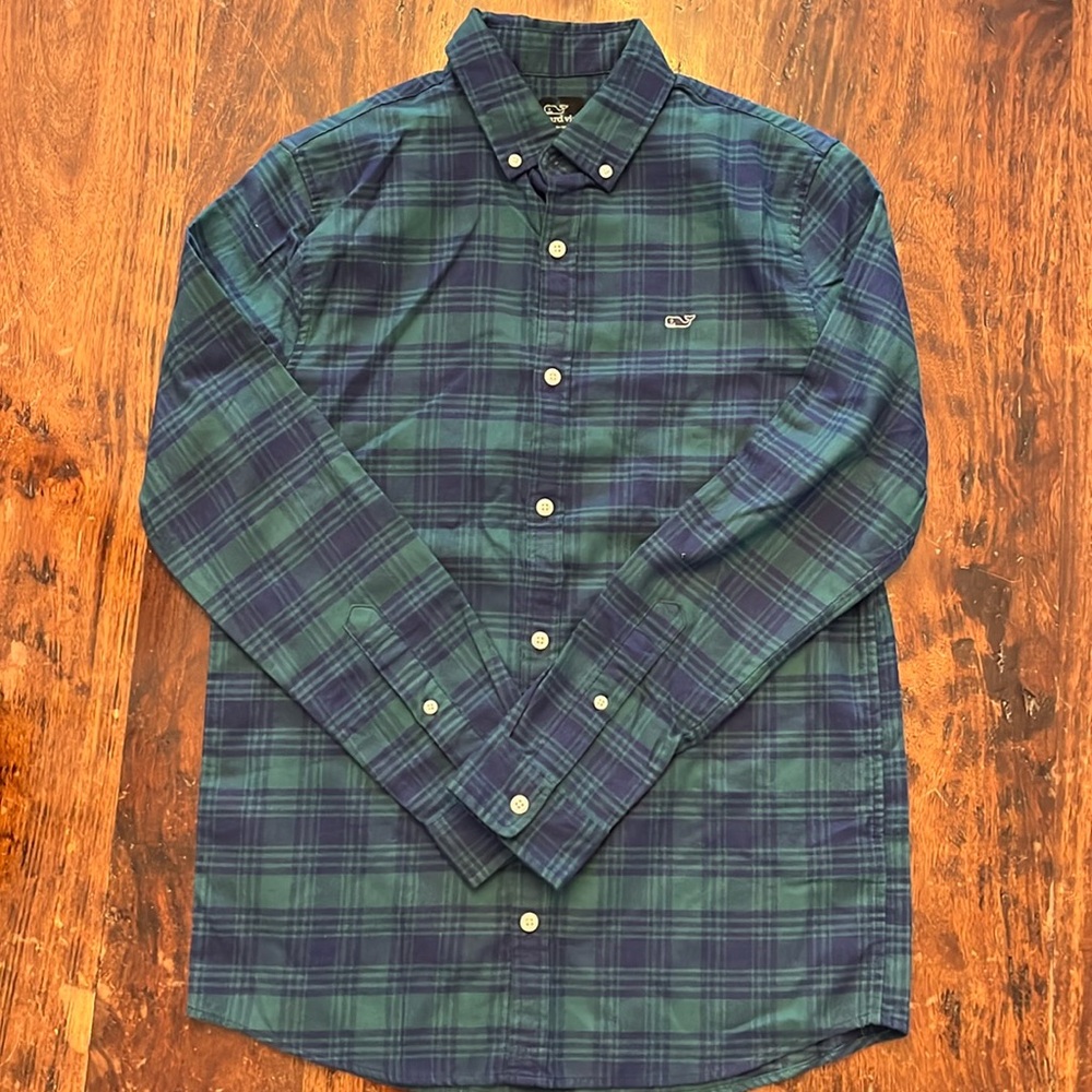 Vineyard Vines long sleeve shirt. Size large